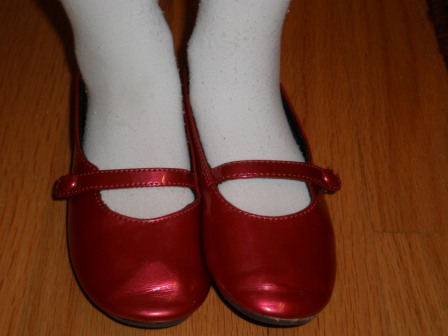 Kasen's red shoes